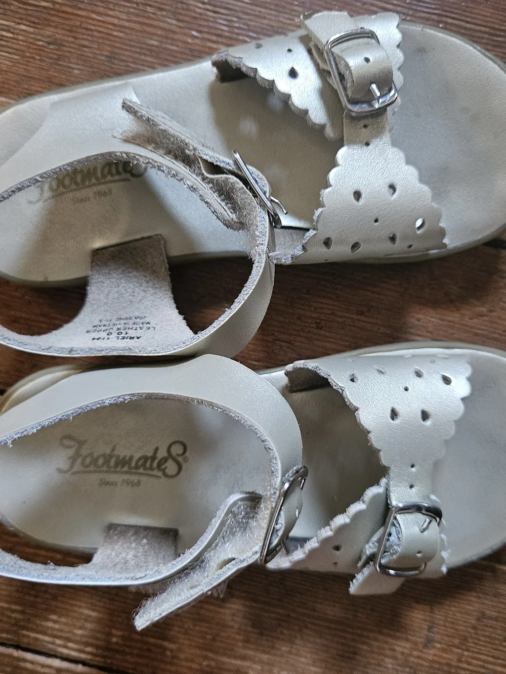 FootMates Ariel Scalloped Buckle Kids Sandals